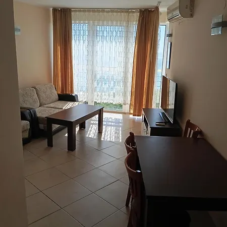 Nikeapark Apartament *